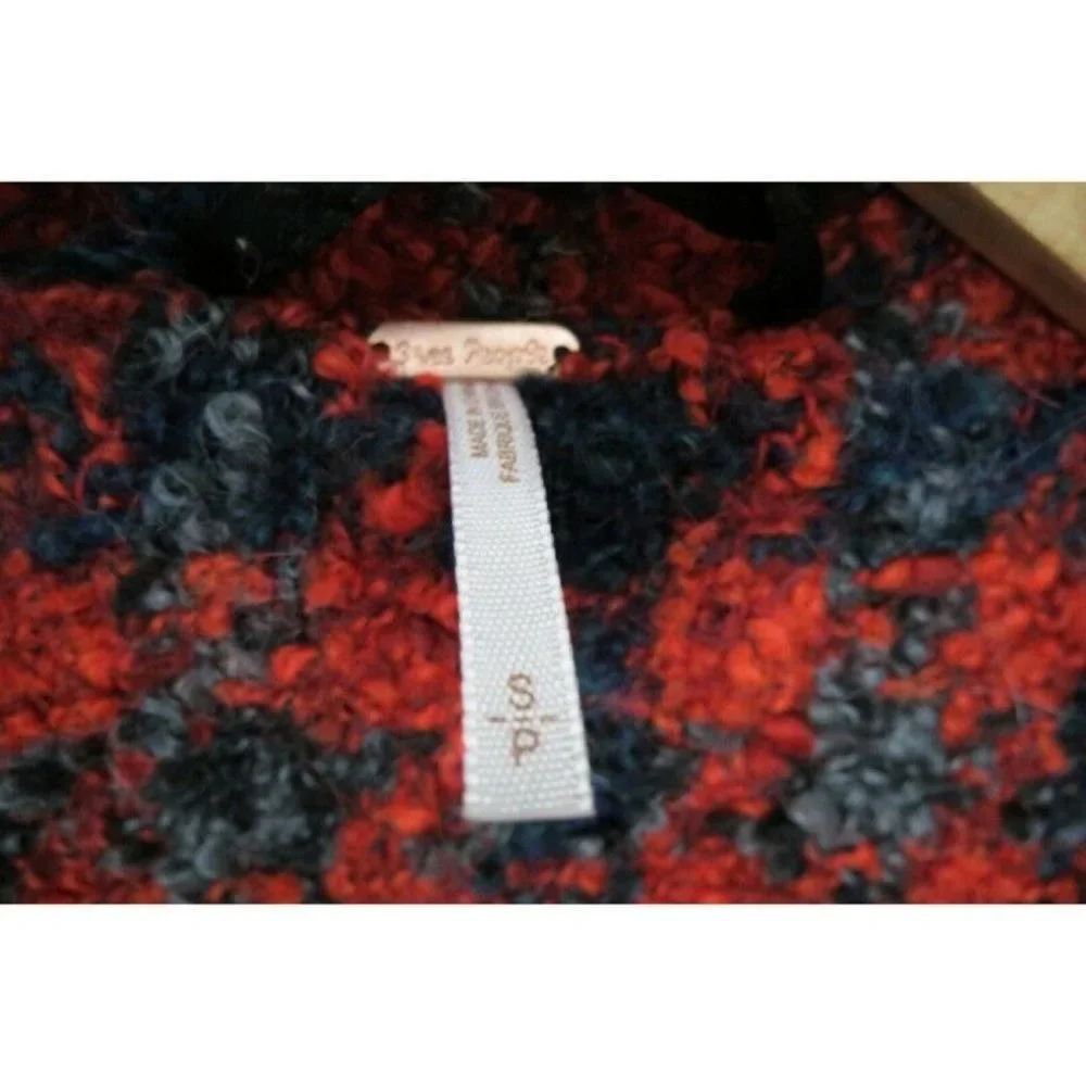$348 FREE PEOPLE boucle baby tweed red coat S worn 3 times - Picture 5 of 7